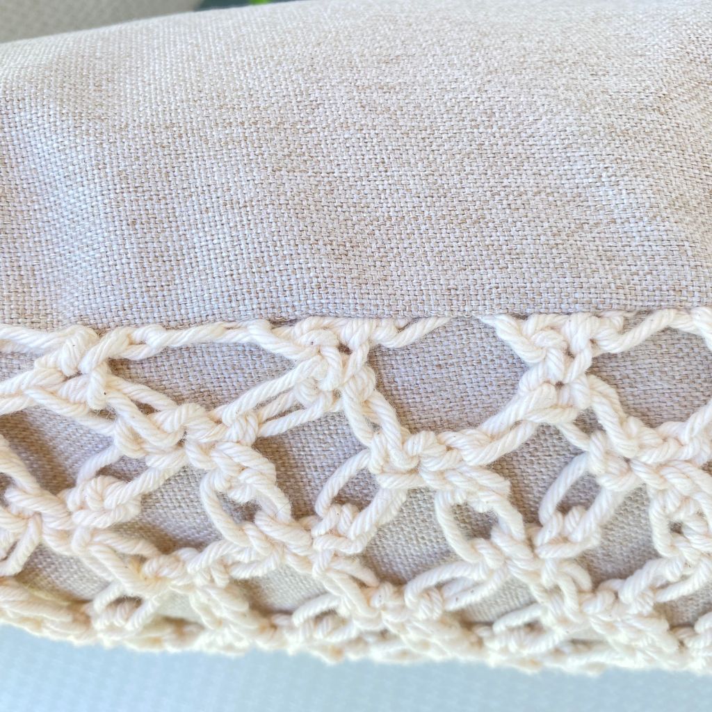 CAPA DE ALMOFADA CROCHÊ LILY OFF WHITE