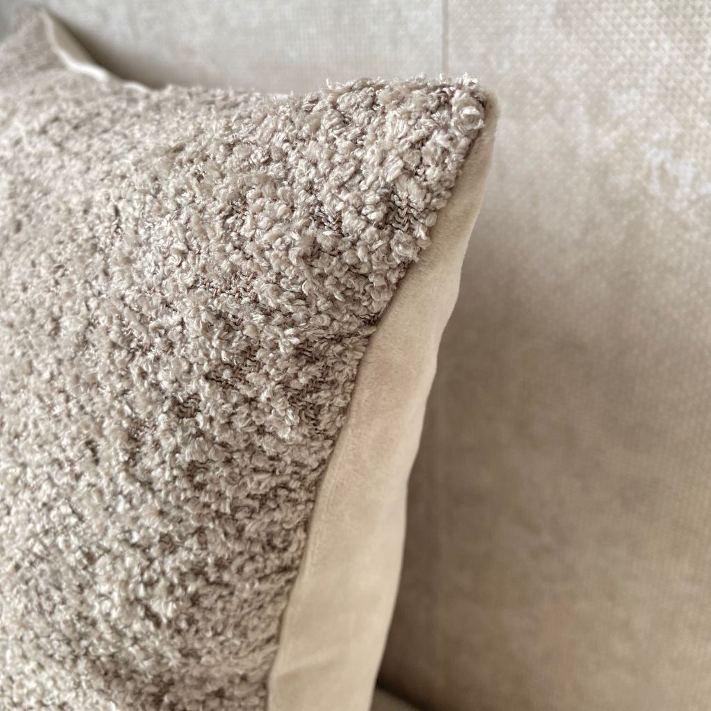 Capa de almofada em Bouclé Premium Avelã