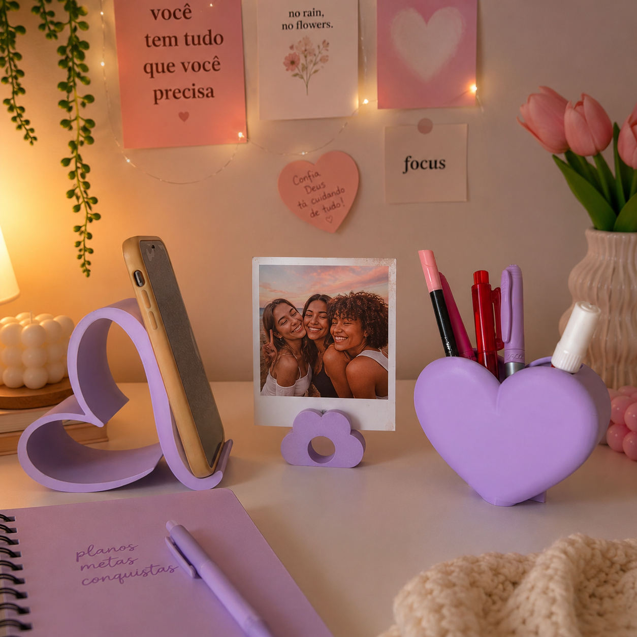 Kit Organizador de Mesa 3 em 1 – Suporte para Celular, Porta-Foto Polaroide e Porta-Lápis Decorativo