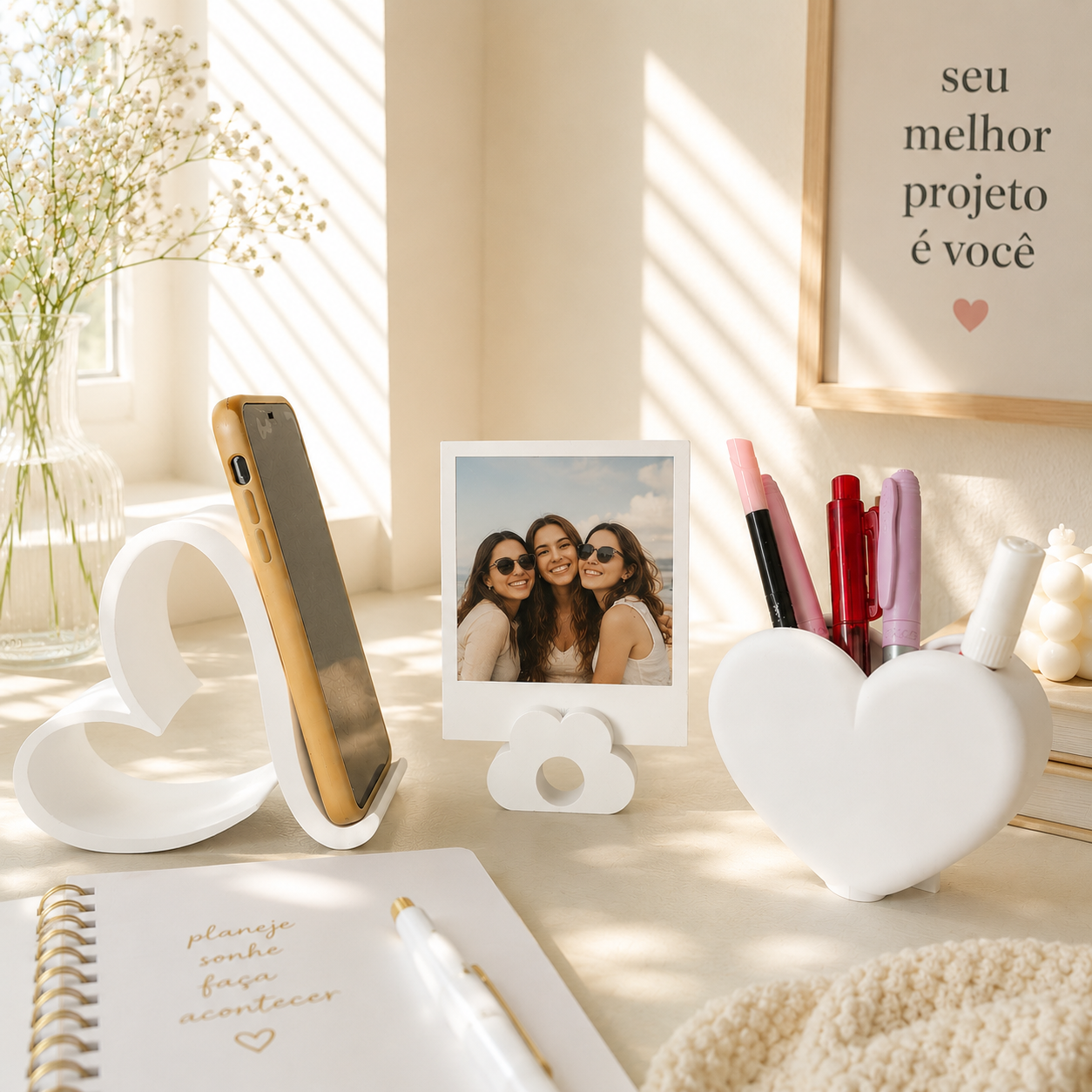 Kit Organizador de Mesa 3 em 1 – Suporte para Celular, Porta-Foto Polaroide e Porta-Lápis Decorativo
