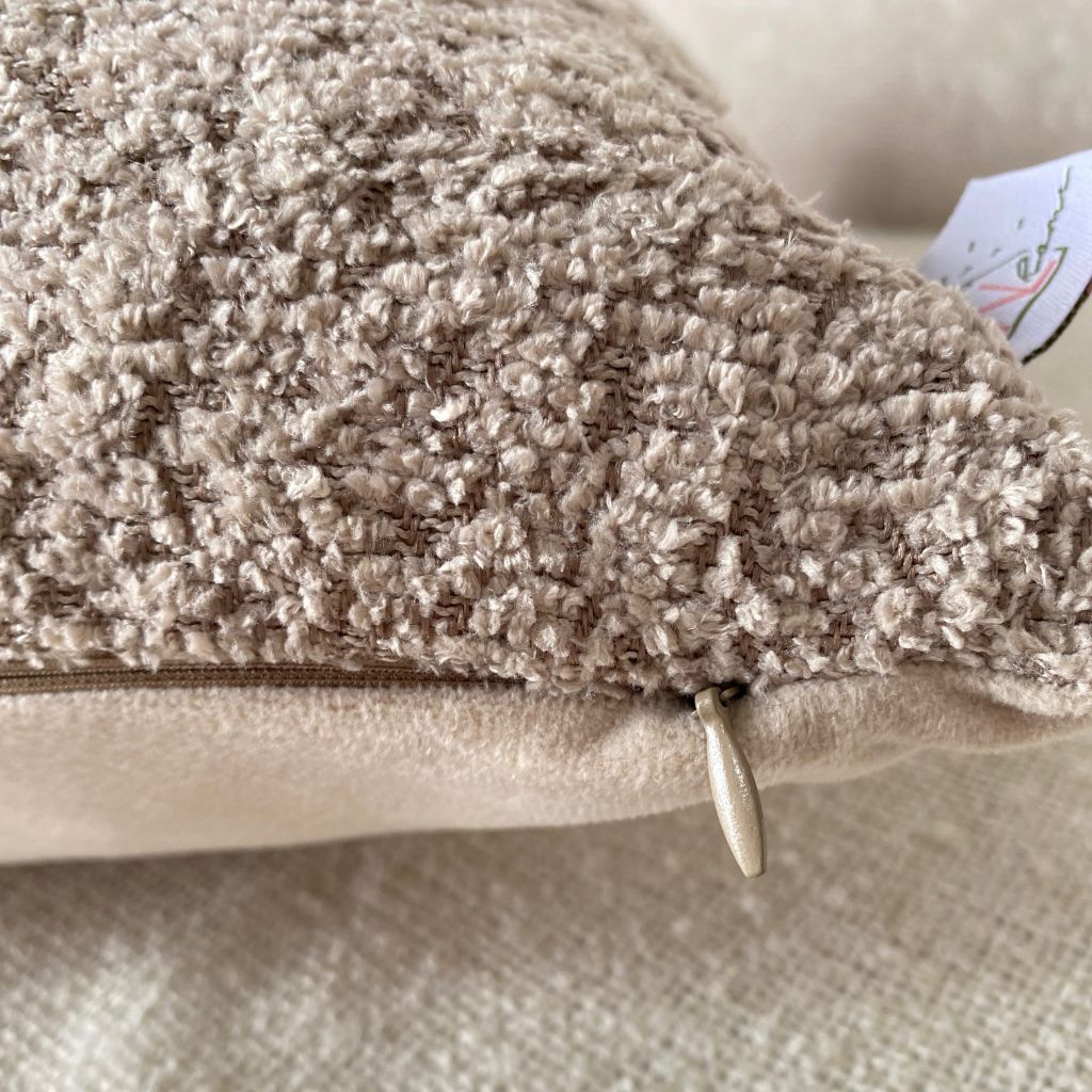 Capa de almofada em Bouclé Premium Avelã